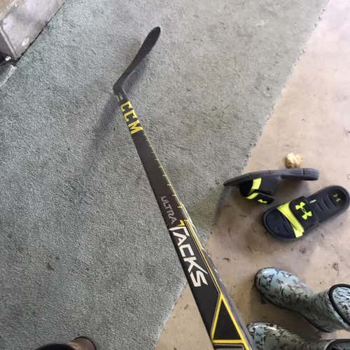Ultra Tacks Hockey Stick Righty Mid Senior Pro Stock