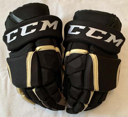 NEW CCM Gloves CL Red + White & CCM HG 12 Black Gold
