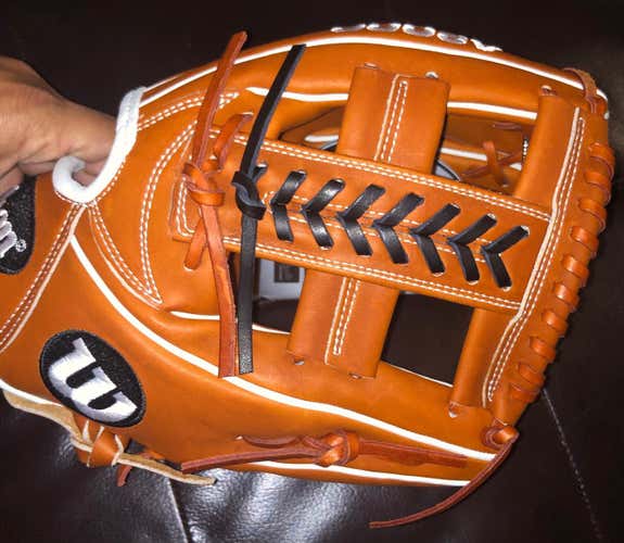 New Wilson A2000 1785 Baseball Glove Adult 11.75 Inch NWT