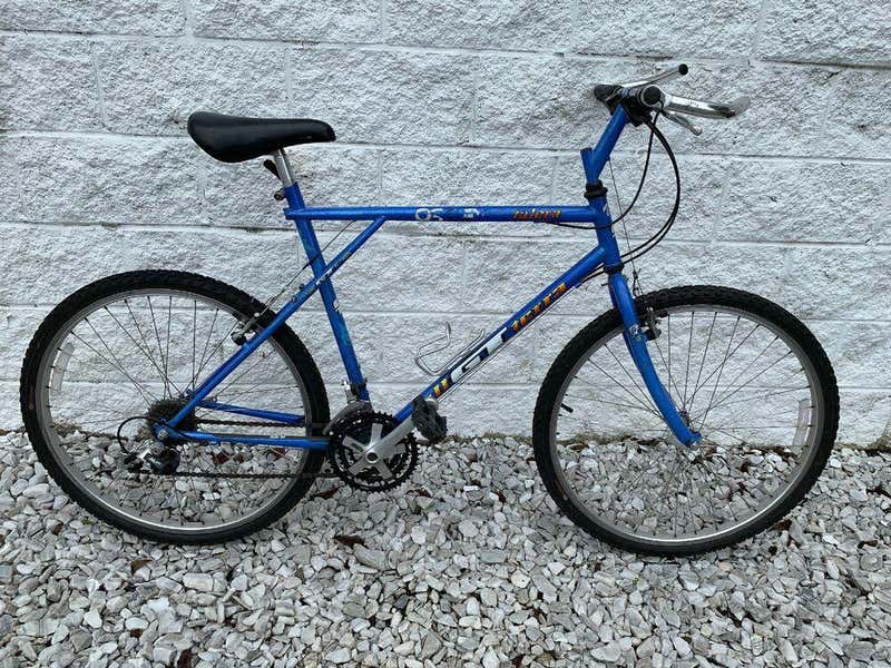 GT Vintage Talera Mountain Bike / 21-Speed / 22” Frame