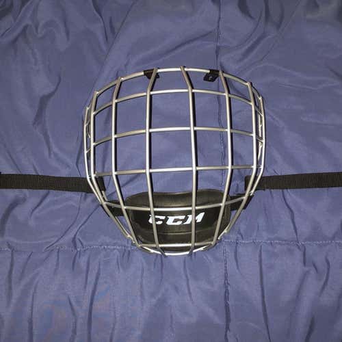 New Stock CCM FM580 Medium Cage