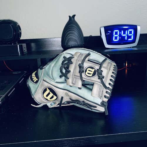A2000 Baseball Glove