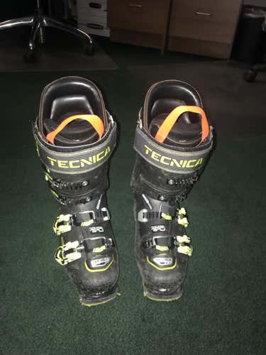 Tecnica Cochise 120 24.5 Ski Boots, Brand New Liners