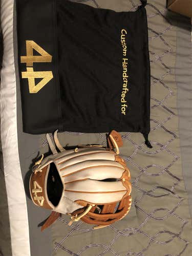 44 Pro Blonde and Oiled Chestnut Glove *NO TRADES*