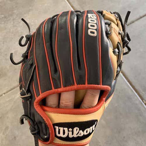 A2000 Baseball Glove