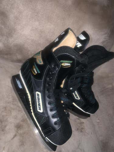 Supreme 3000 Hockey Skates Senior  Size 6.5