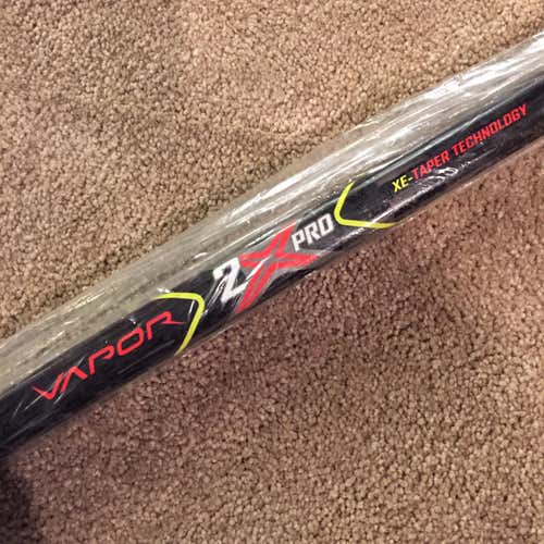 (BRAND NEW) BAUER VAPOR 2X PRO GRIPTAC P28 RH 77 FLEX ($249.99 MSRP)