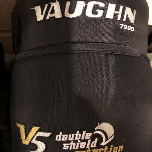 Velocity V5 Goalie Leg Pads Senior