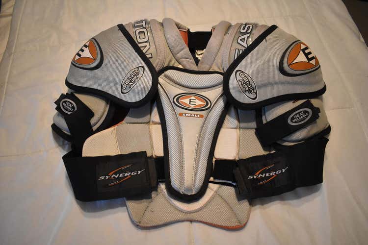 Easton Synergy Air Shoulder Pads - Senior Small