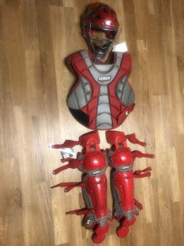 Schutt Fastpitch Adult Catcher's Set- Scarlet