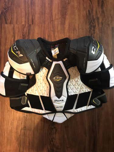 CCM Ultra Tacks Pro Shoulder Pads Senior Large