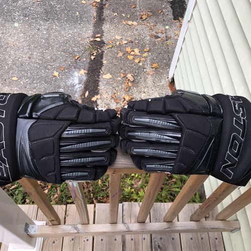 Easton Mako Gloves 13”