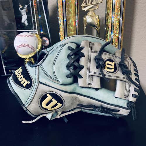 A2000 Baseball Glove