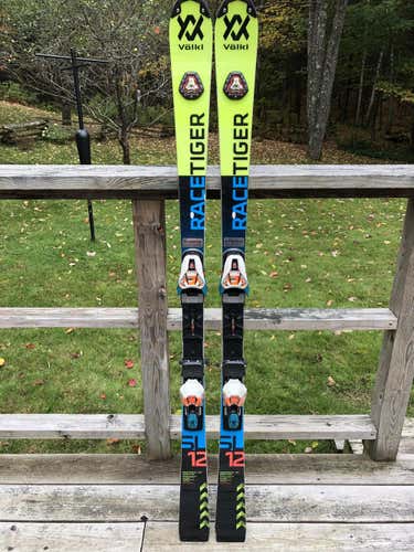 2018 Volkl Racetiger SL Skis