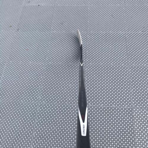 New Synergy HTX Hockey Stick Righty Mid Intermediate