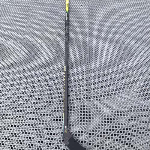 Alpha DX Hockey Stick Righty