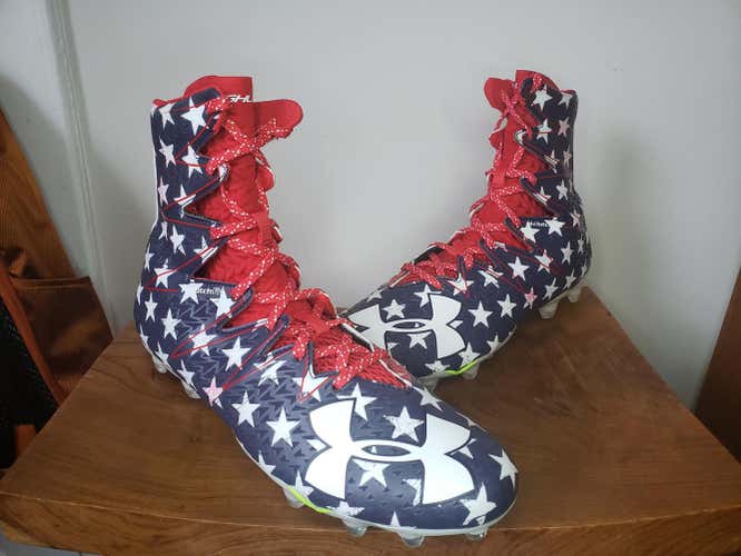 Under Armour UA Highlight LE Football Cleats USA Flag SZ Blue Red 1275479-412 Size 10.5