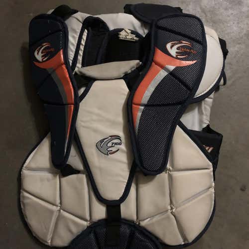 Vaughn Velocity 7100 Chest Protector Jr M