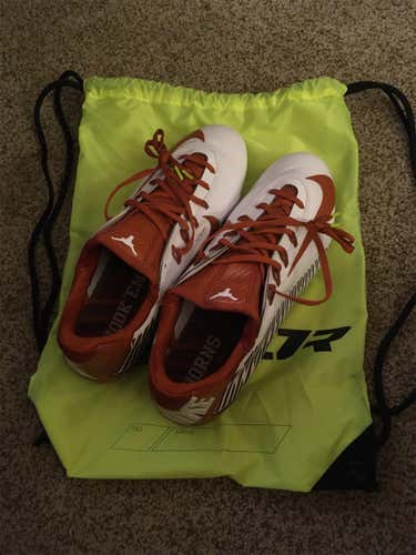 No Trade - University of Texas Nike Cleats Adult