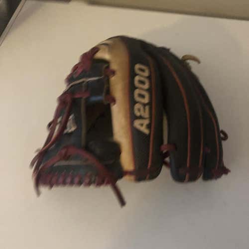 A2000 Baseball Glove Adult