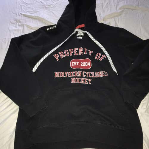 CCM Northern Cyclones Sweatshirt Size Large