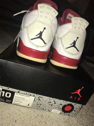 Air Jordan 4