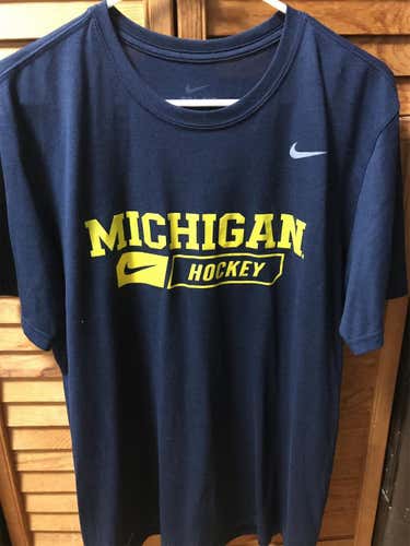 Nike University Of Michigan Hockey Short Sleeve Mens Large New