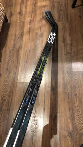 2 Pack - CCM Trigger 3D LH 75 Flex P28 (Hossa pro)