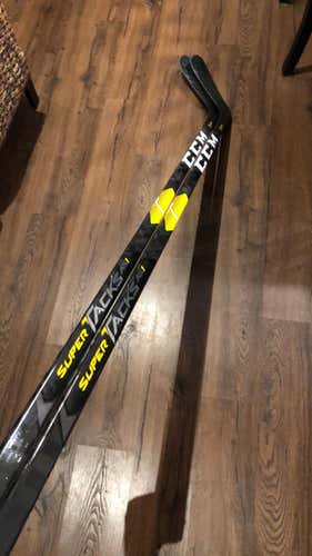 2 pack - CCM Supertack AS1 LH 90 Flex P90T