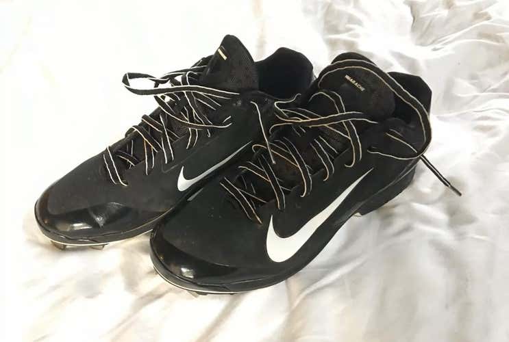 Nike Air Huarache Pro Low Metal Men's Baseball Cleat Black w/white trim men’s size 10.
