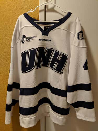 Bauer UNH Wildcats Game Jersey 4 Smith