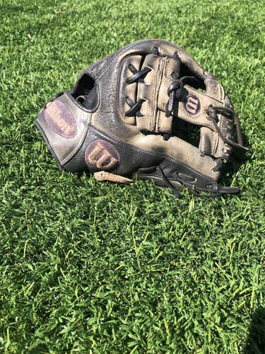 A200 Baseball Glove