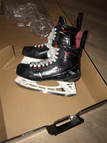 Vapor 1X 2.0 Hockey Skates Senior  Size 8