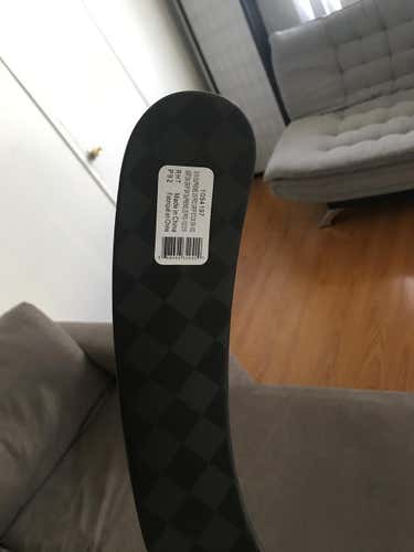 New Bauer Supreme 2S Pro Hockey Stick Righty Mid Senior