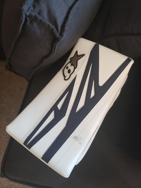 Like New (Barely worn, almost fresh out of box) Brian's G-Netik 8.0 Goalie Blocker Regular Senior