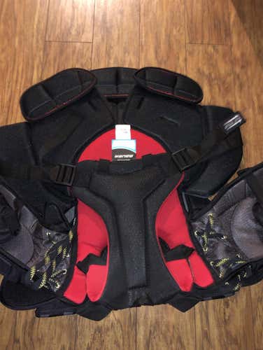 New Extra Large Vapor 1X Goalie Chest and Arm Protector Goalie Chest Protector Intermediate