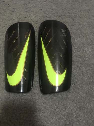 Mercurial Lite Size Small