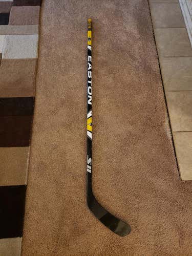 Easton Stealth righty Hockey Stick S11 Sakic pattern