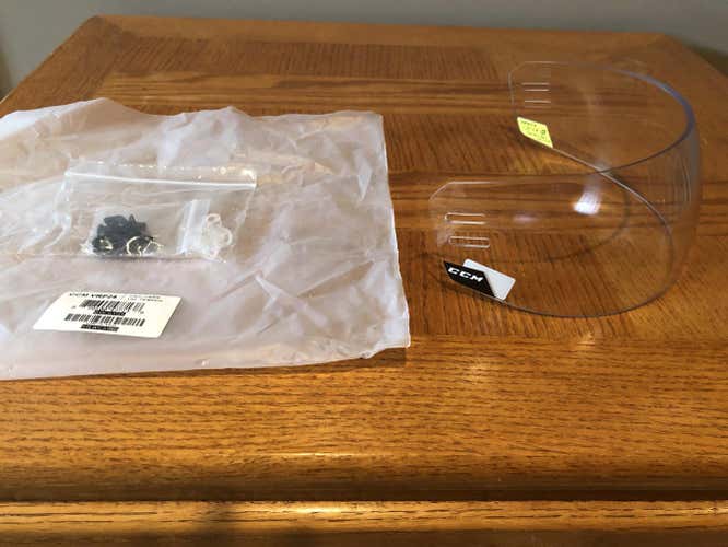 New Medium Clear CCM VR24 Cages, Visors & Shields Senior