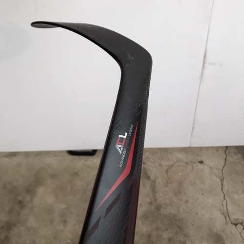 Vapor 1X Lite Hockey Stick Righty Toe Senior Pro Stock