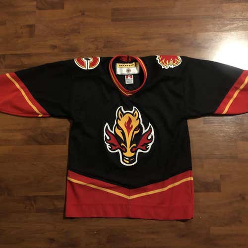 L/XL Calgary Flames Jersey Youth