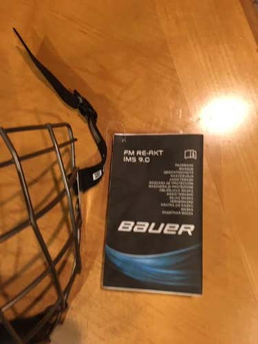 New Medium Bauer Re-Akt Helmet