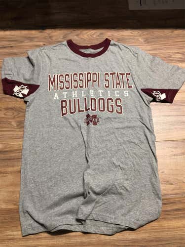 Mississippi State Bulldogs Medium  Shirt Adult