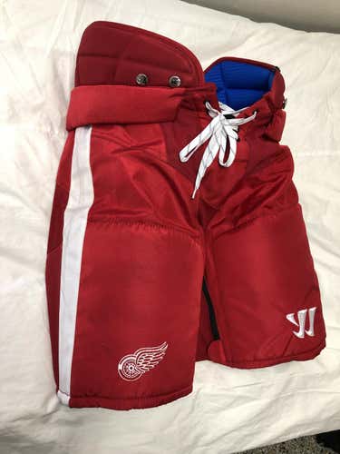 Detroit Red Wings - Pro Stock - NHL Hockey Pants - Warrior Covert QRL Senior Small