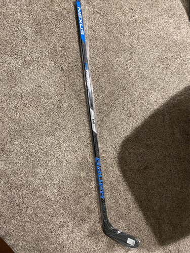 New Bauer Hockey Stick Lefty P28