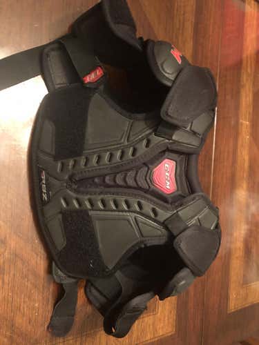Small CCM RBZ Shoulder Pads Junior