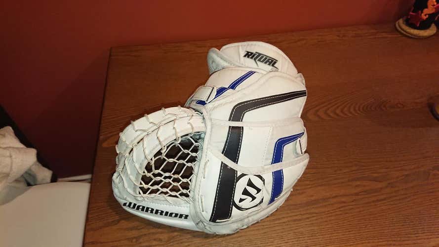 Warrior Ritual Goalie Gloves Regular Senior