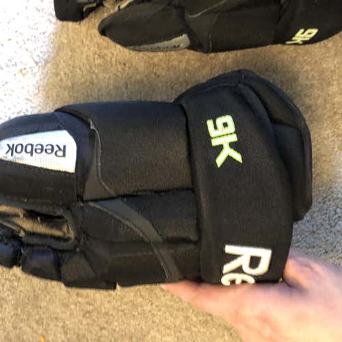 9k Gloves Senior