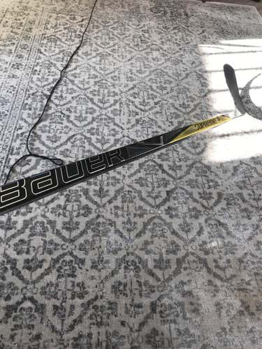 New Supreme 1S Hockey Stick Lefty Mid Intermediate
