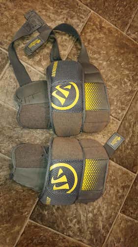 Warrior Ritual knee guard intermediate